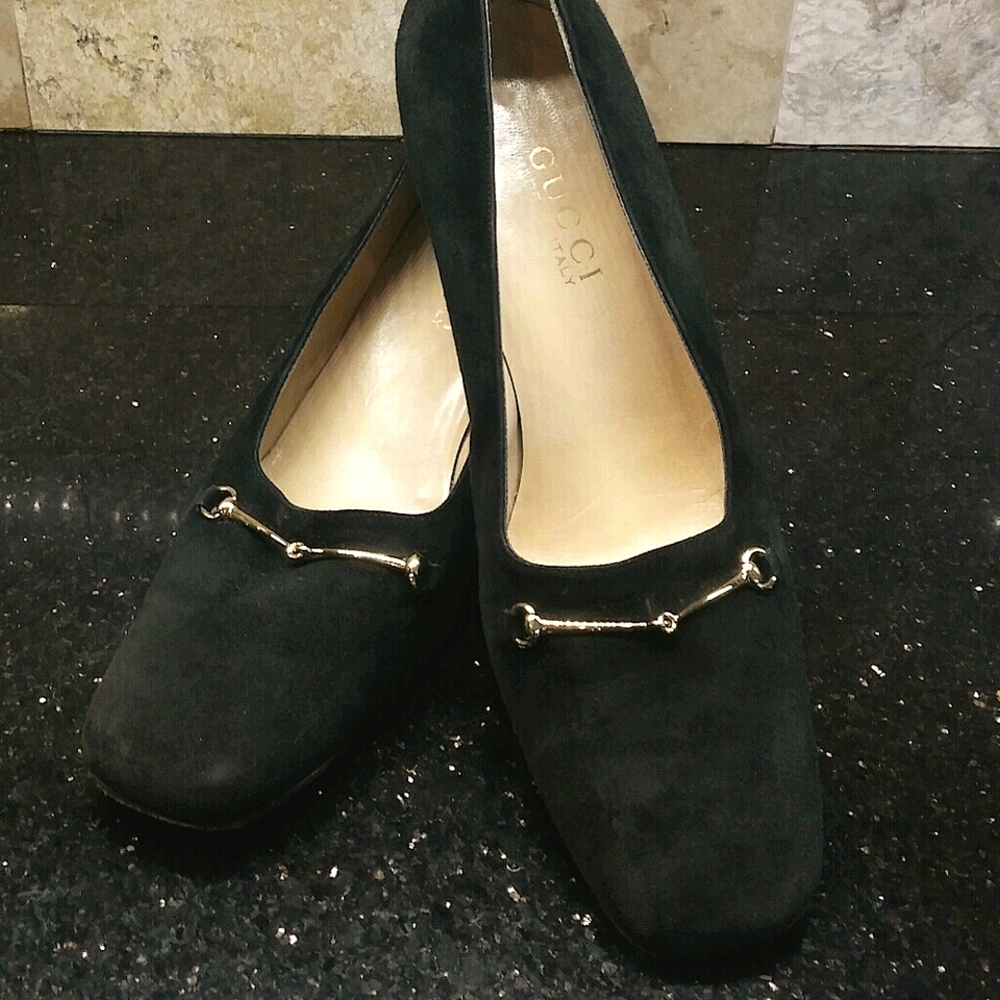 GUCCI BLACK SUEDE HORSEBIT heels & gold hardware